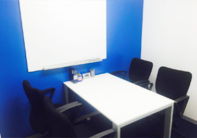 事務所内の相談室